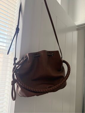 Bucket bag